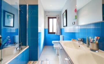  Unique opportunity to live VERY NEAR SEVILLA with  FIRST QUALITY OF LIFE  18