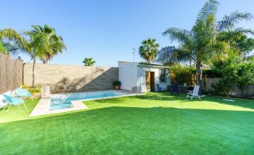  Unique opportunity to live VERY NEAR SEVILLA with  FIRST QUALITY OF LIFE  5