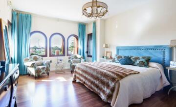  Unique opportunity to live VERY NEAR SEVILLA with  FIRST QUALITY OF LIFE  16