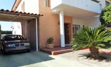 SPACIOUS AND BRIGHT HOUSE in Condequinto 6