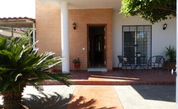 SPACIOUS AND BRIGHT HOUSE in Condequinto 3