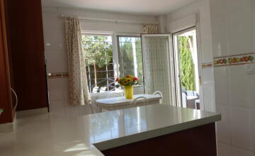 SPACIOUS AND BRIGHT HOUSE in Condequinto 15