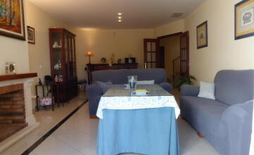 SPACIOUS AND BRIGHT HOUSE in Condequinto 22