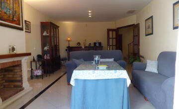 SPACIOUS AND BRIGHT HOUSE in Condequinto 23