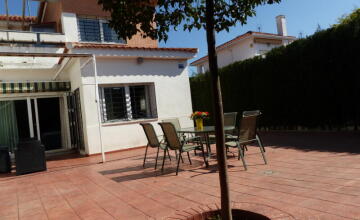 SPACIOUS AND BRIGHT HOUSE in Condequinto 32