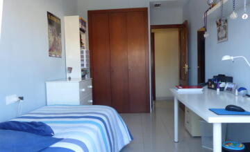 SPACIOUS AND BRIGHT HOUSE in Condequinto 35